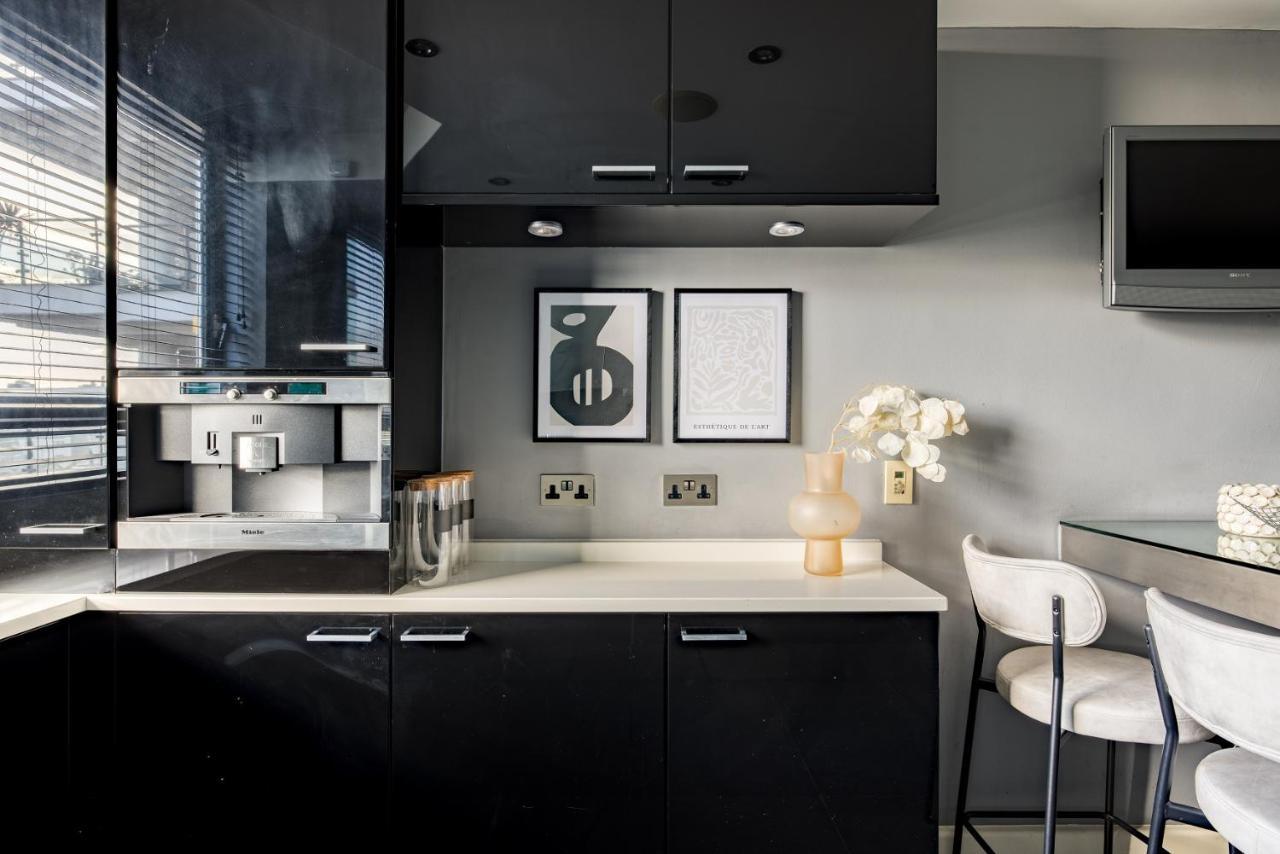 The River Thames View - Stunning 2bdr Flat With Study + Balcony Appartamento