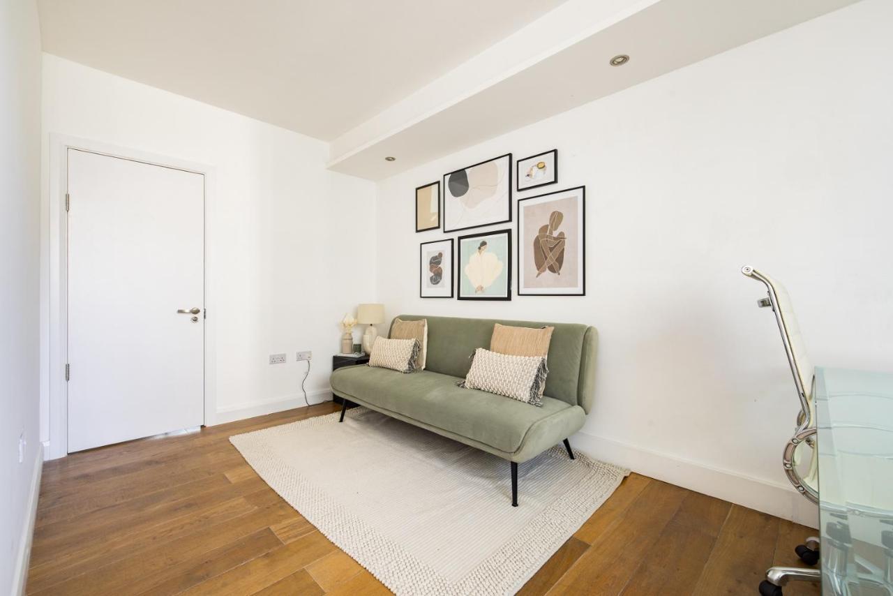 The River Thames View - Stunning 2bdr Flat With Study + Balcony Appartamento Londra