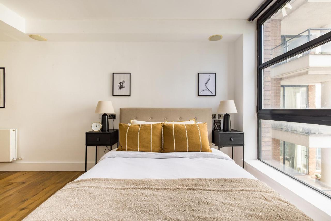 The River Thames View - Stunning 2bdr Flat With Study + Balcony * Londra